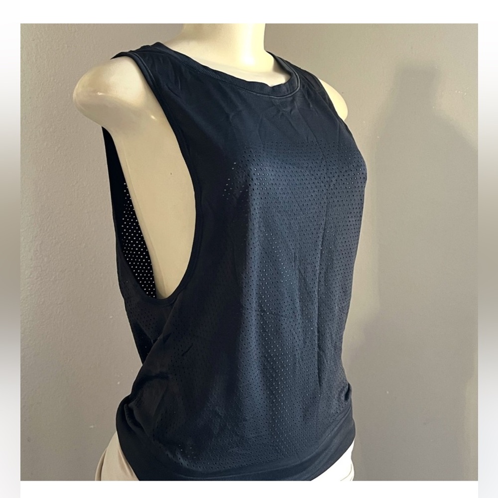 Lululemon Breeze Tank 6 EUC